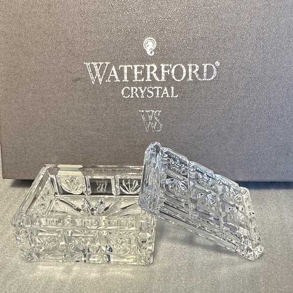 Waterford Other - Waterford Society Enrollment Box - New In Box
Exclusive 2002